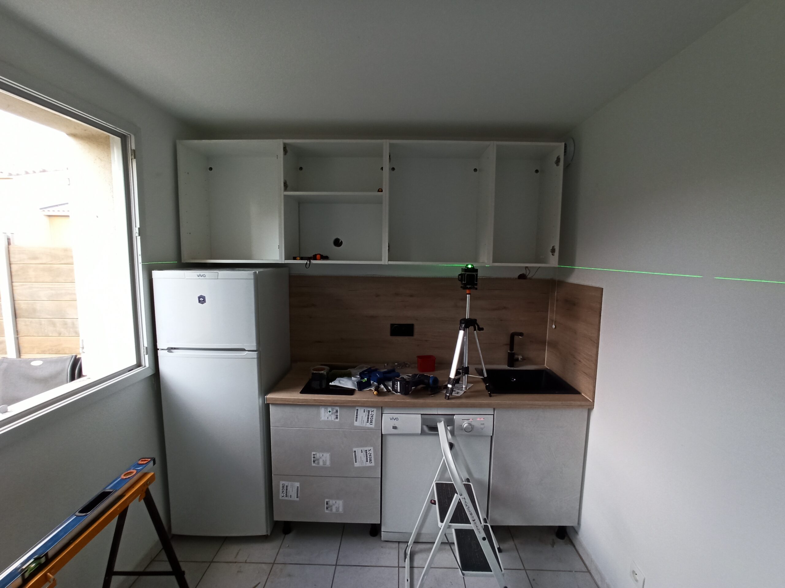 Cuisine blanche installée à fabrègues par sagilis